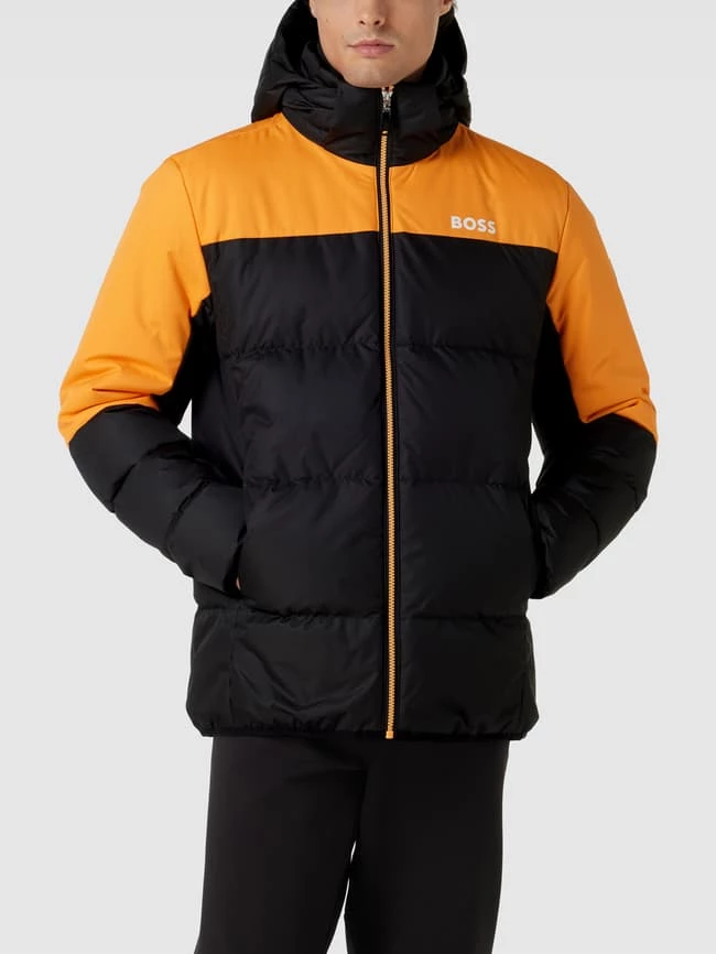 BOSS Athleisurewear Daunenjacke In Stepp-Optik Modell 'HAMAR' - Schwarz 4 BOSS Athleisurewear Daunenjacke In Stepp-Optik Modell 'HAMAR' - Schwarz – Bild 4